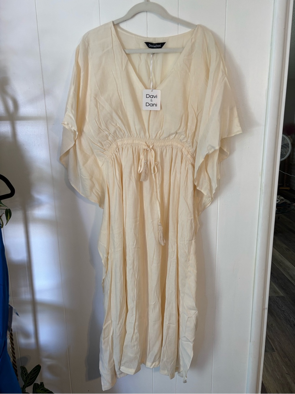 DAVI & DANI Light Cream Flowing Maxi Dress